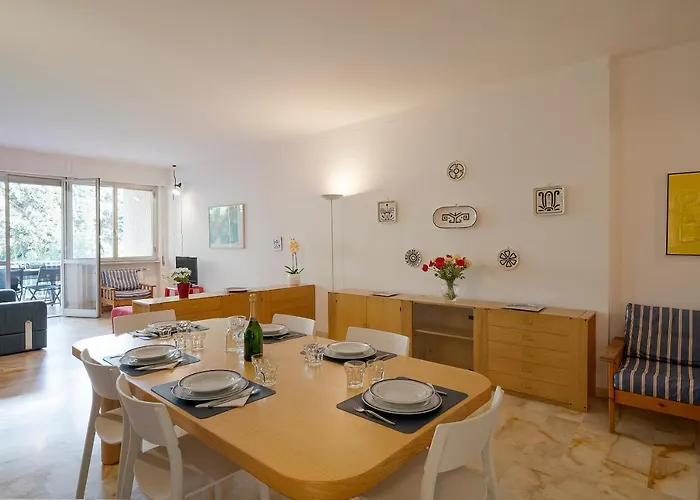 Guesthost - Seaside Dream! Roomy Vacation Apartmán