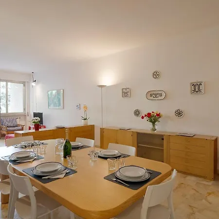 Seaside Dream! Roomy Vacation Appartement